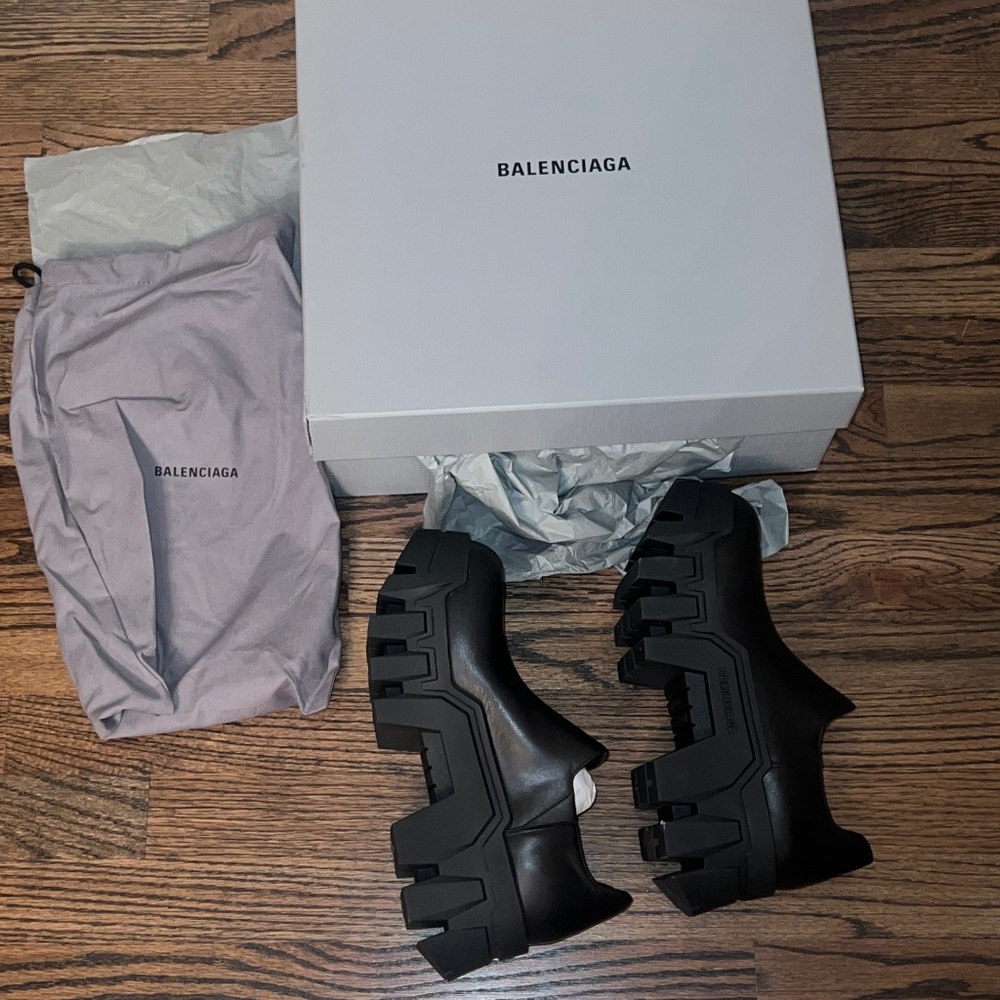 Balenciagia (SOLD)